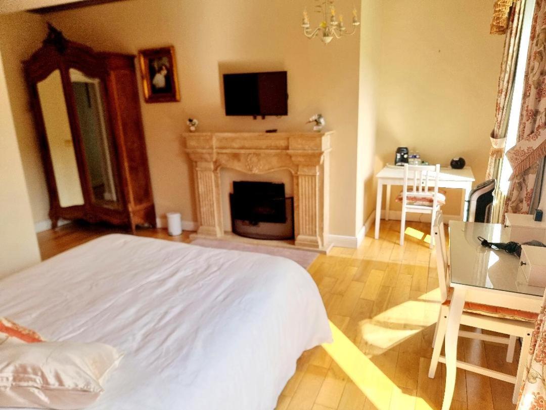 Chateau Roquehort Avec Ev Recharge Point 22Kw Monein ภายนอก รูปภาพ